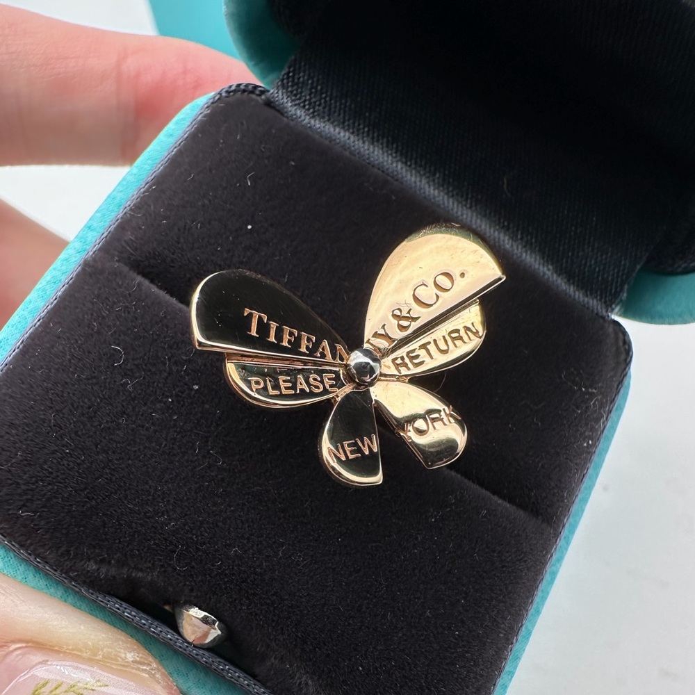Tiffany & Co. New love bug butterfly size 5 18kt rose gold & 925 sterling silver - Picture 3 of 13
